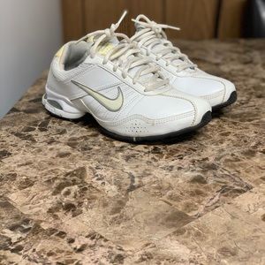 women nike training shoe